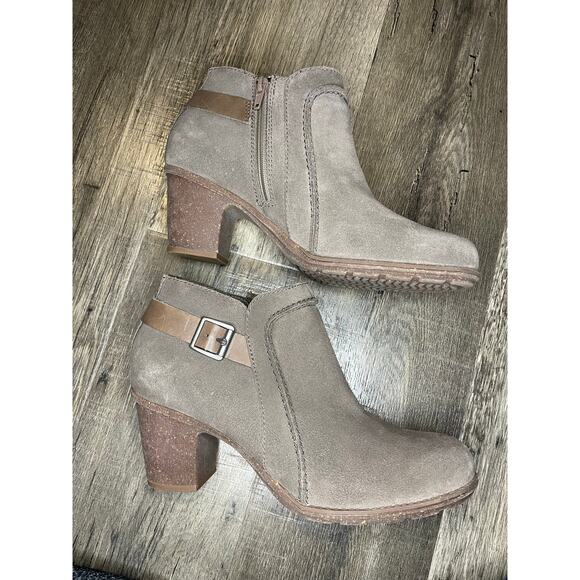 Clarks Sashlin Ester Brown Suede Ankle Boots Booties 10 Classic Zip Normcore - Picture 4 of 6